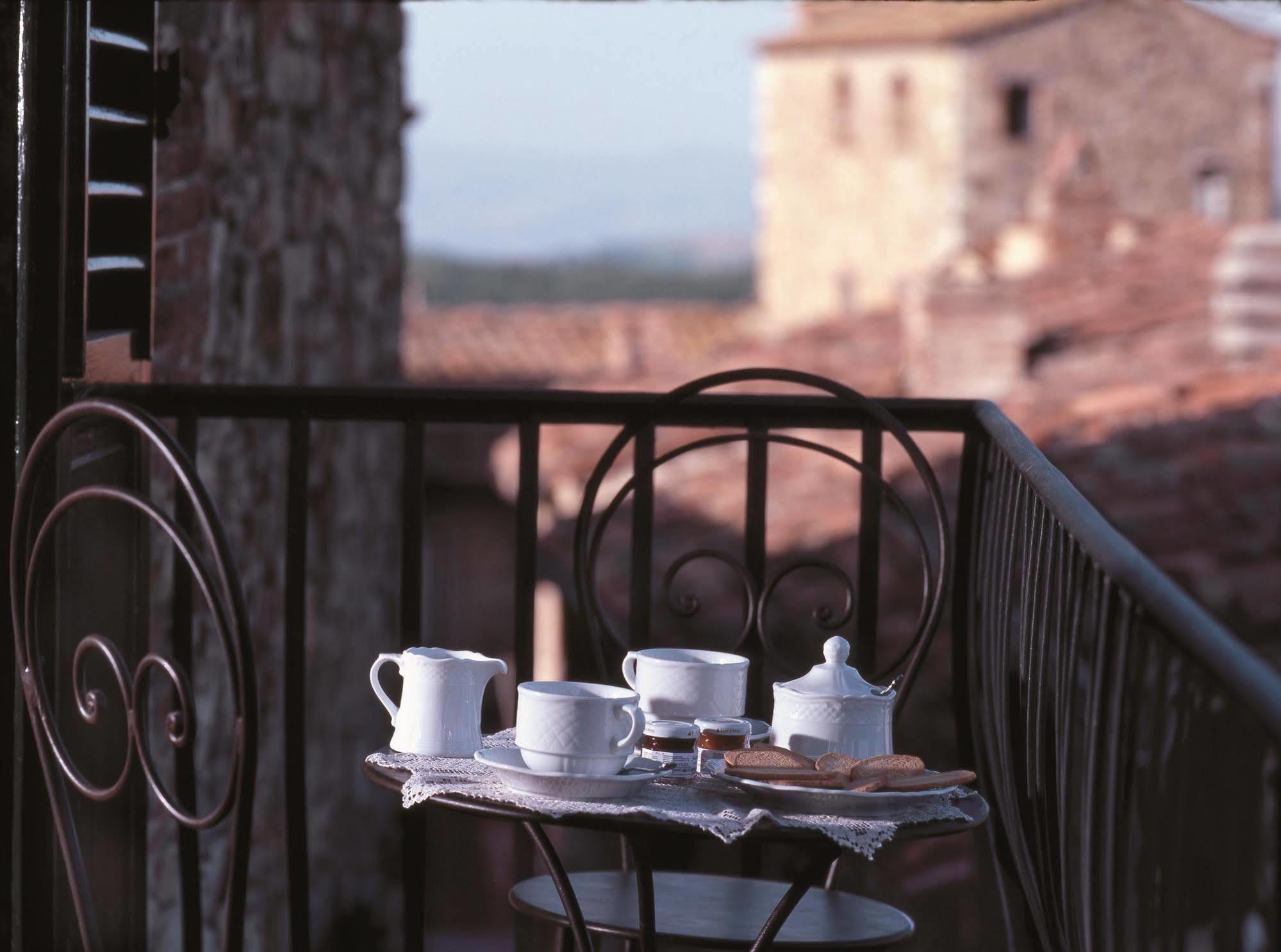 Palazzo Malaspina B&B San Donato in Poggio Exterior foto